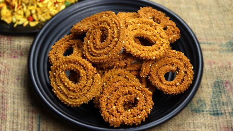 Chakli recipe | How to make wheat flour chakli | Instant chakli recipe