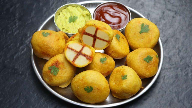 lasaniya batata bhajiya| how to make stuffed potato bhajiya | Stuffed Potato pakoda