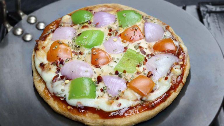 Tawa pizza|pizza without yeast and oven| homemade pizza without cheese